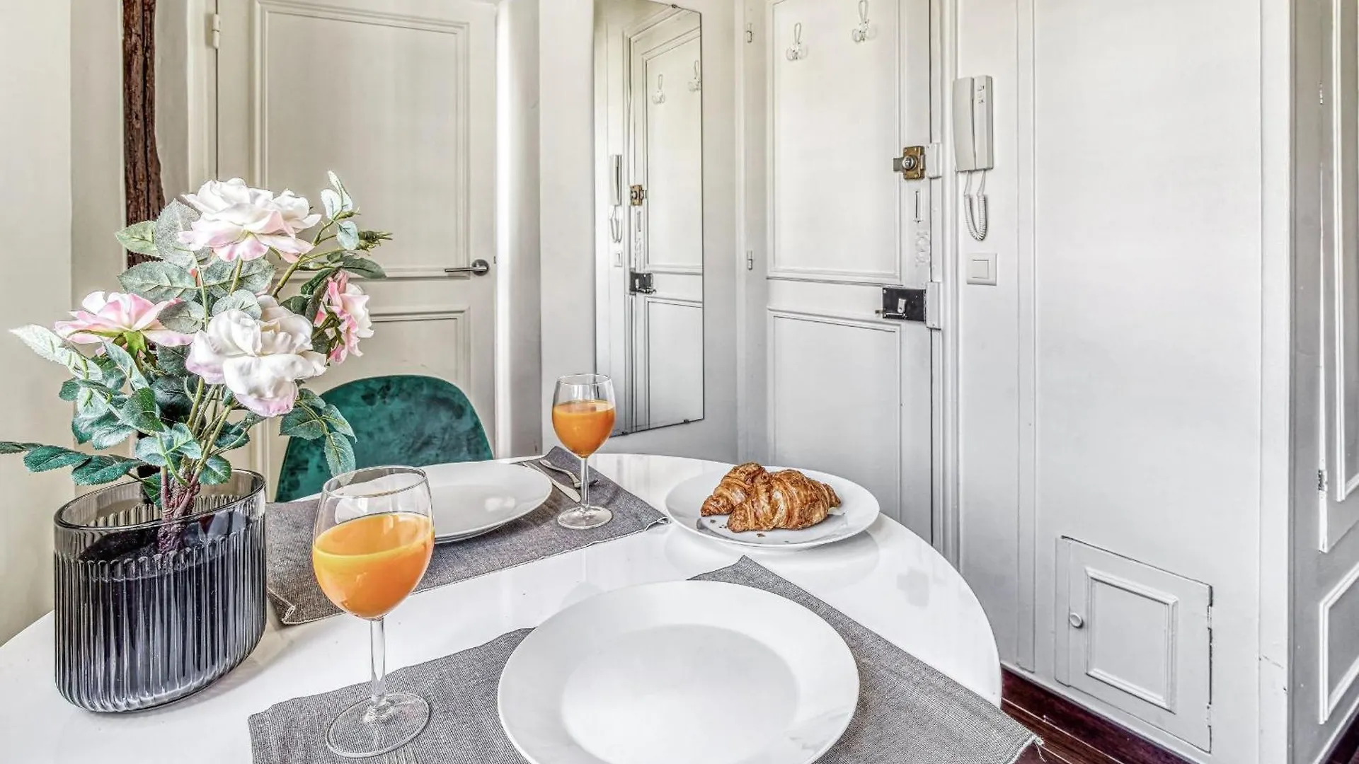 Appartement Latin Quarter & Pantheon - Cityapartmentstay Paris France
